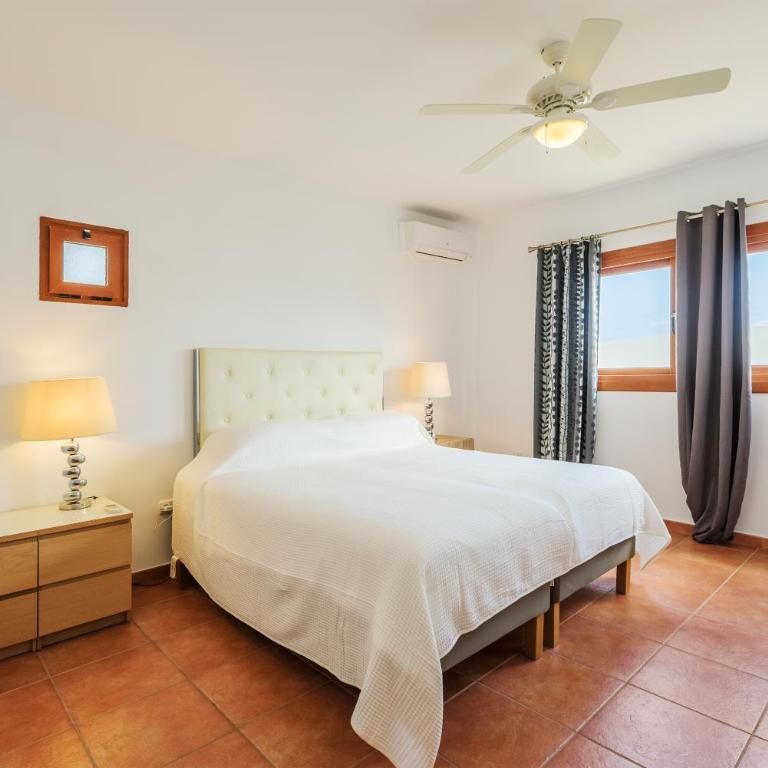 Poolvilla with Oceanview (wheelchair accessible/pool lift) - Three-Bedroom Villa - 24