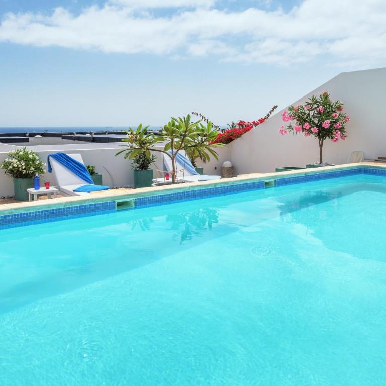 Poolvilla with Oceanview (wheelchair accessible/pool lift) - Three-Bedroom Villa - 19
