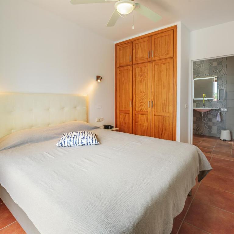 Poolvilla with Oceanview (wheelchair accessible/pool lift) - Three-Bedroom Villa - 30