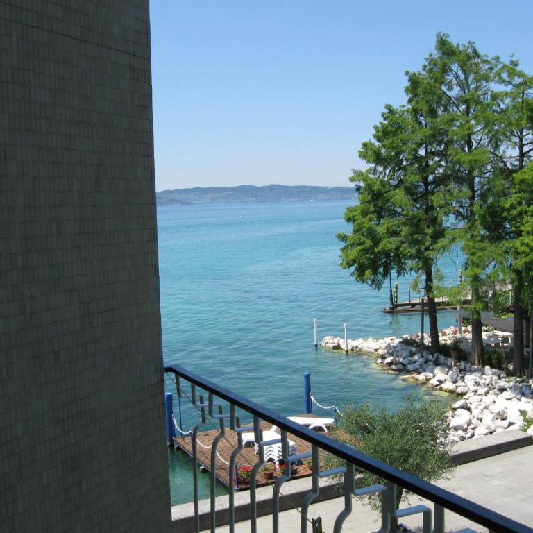 Hotel Giardino - Camera Matrimoniale con Vista Lago Parziale - 12