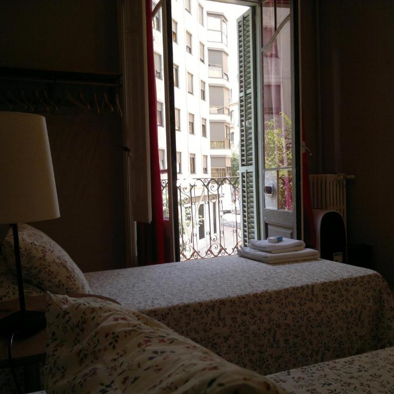 Ally's Bed&Breakfast, - Double Room with Private Bathroom - 2
