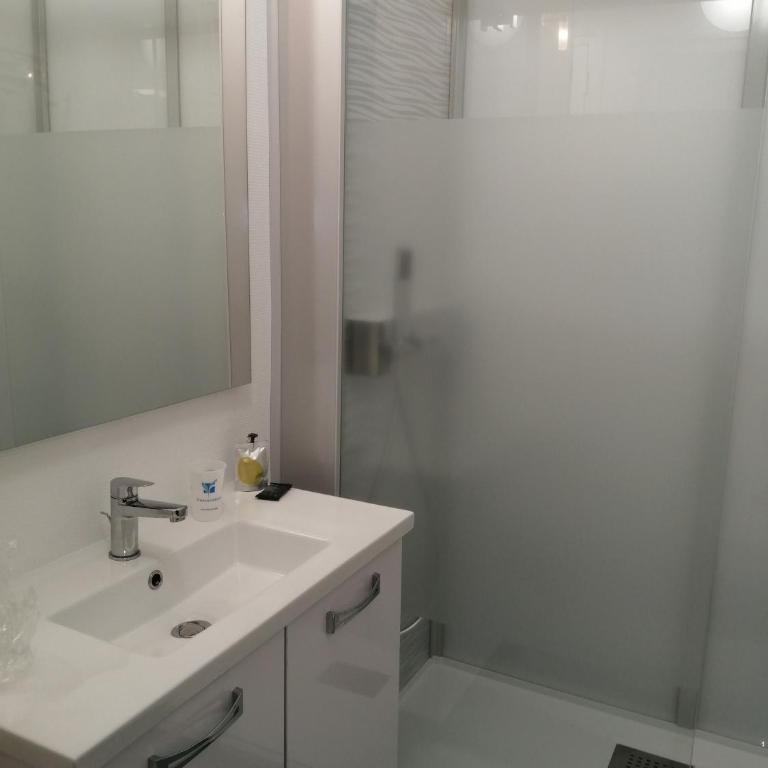 Thermotel - Grande Chambre Double - 5