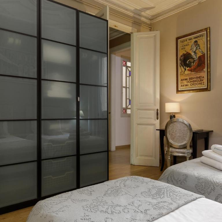 Enjoy Apartments Gran Via - Two-Bedroom Apartment - 15