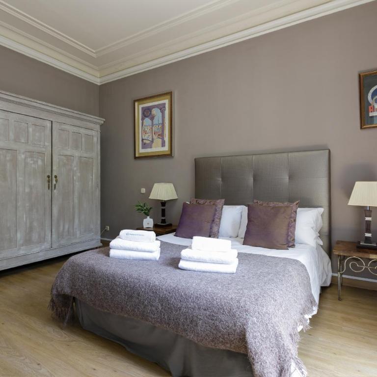 Enjoy Apartments Gran Via - Two-Bedroom Apartment - 22