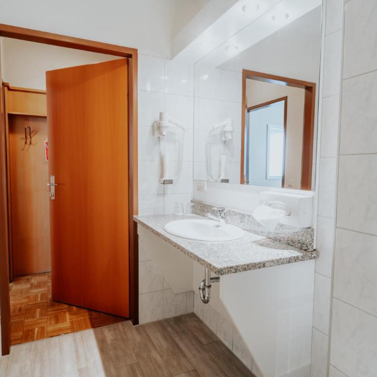Hotel am Kapuzinerplatz - Zweibettzimmer - 2