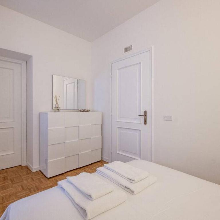 Milan Royal Suites – Centro - Appartamento con 2 Camere da Letto - Via dell'Orso 18 - 7