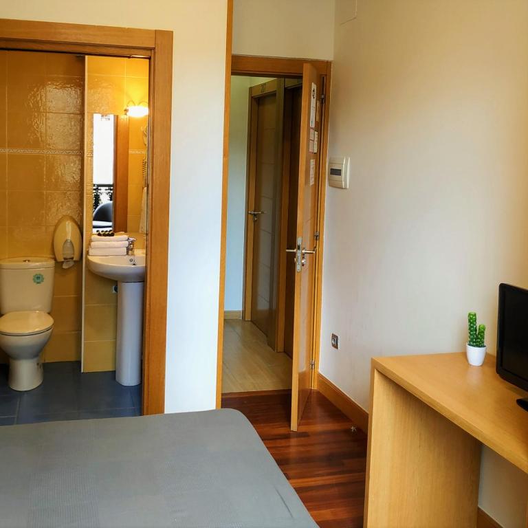 Roquefer Bilbao Central Rooms - Habitación Doble con baño privado - 1 o 2 camas - 6