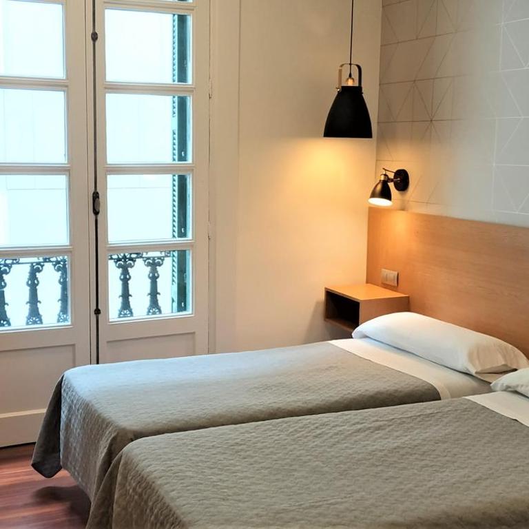 Roquefer Bilbao Central Rooms - Habitación Doble con baño privado - 1 o 2 camas - 1