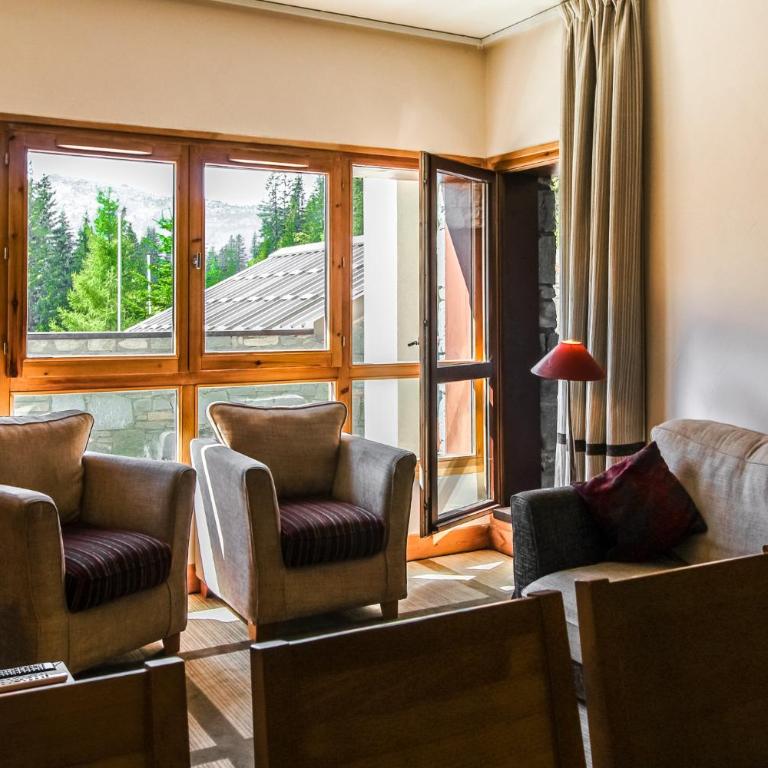 Bright spacious two bed South facing family apartment - Appartement avec Vue sur la Montagne - 35