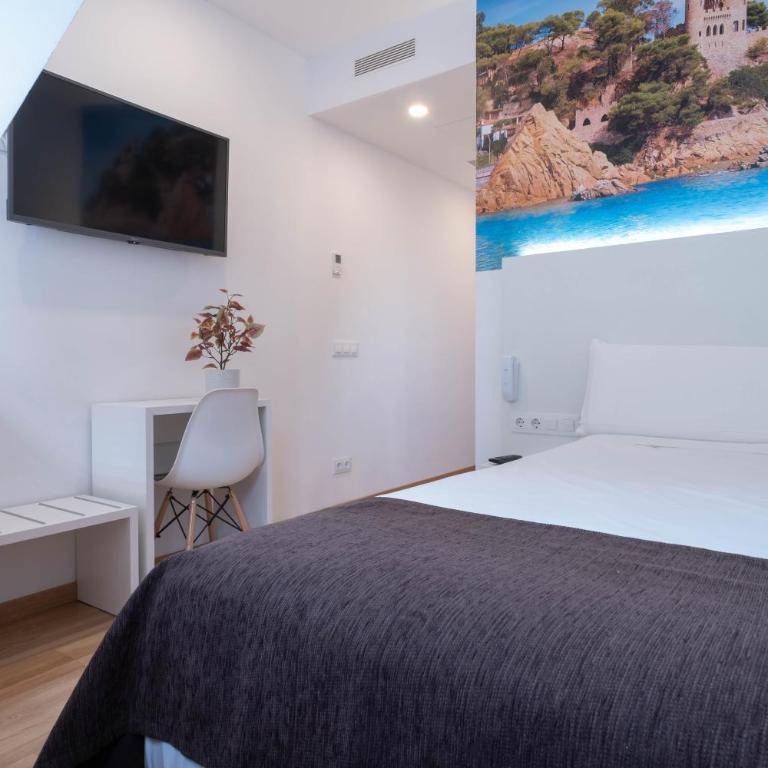 Hotel BESTPRICE Girona - Habitación Individual Deluxe - 4