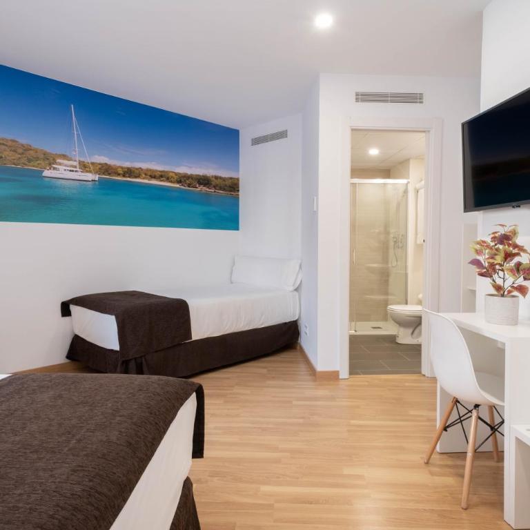 Hotel BESTPRICE Girona - Habitación Triple Deluxe - 1