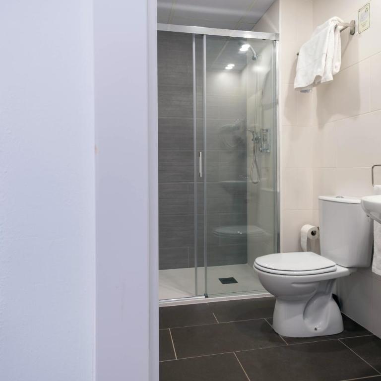Hotel BESTPRICE Girona - Habitación Individual Deluxe - 6