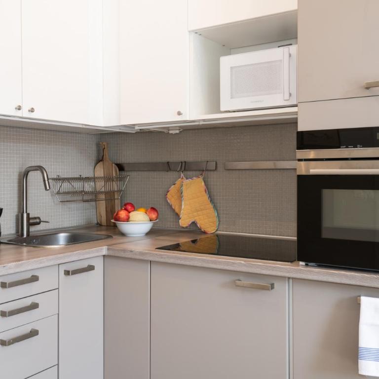 "Le Sailboat" by EnjoyNice, great 3-room with airco in the center of Nice - Appartement 2 Chambres - 13