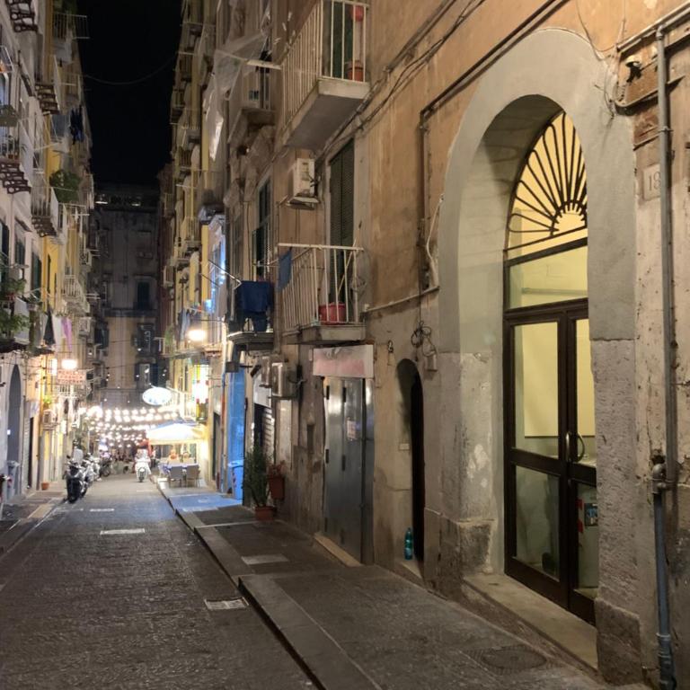 La casetta ai Gradoni di Chiaia - One-Bedroom Apartment - 24