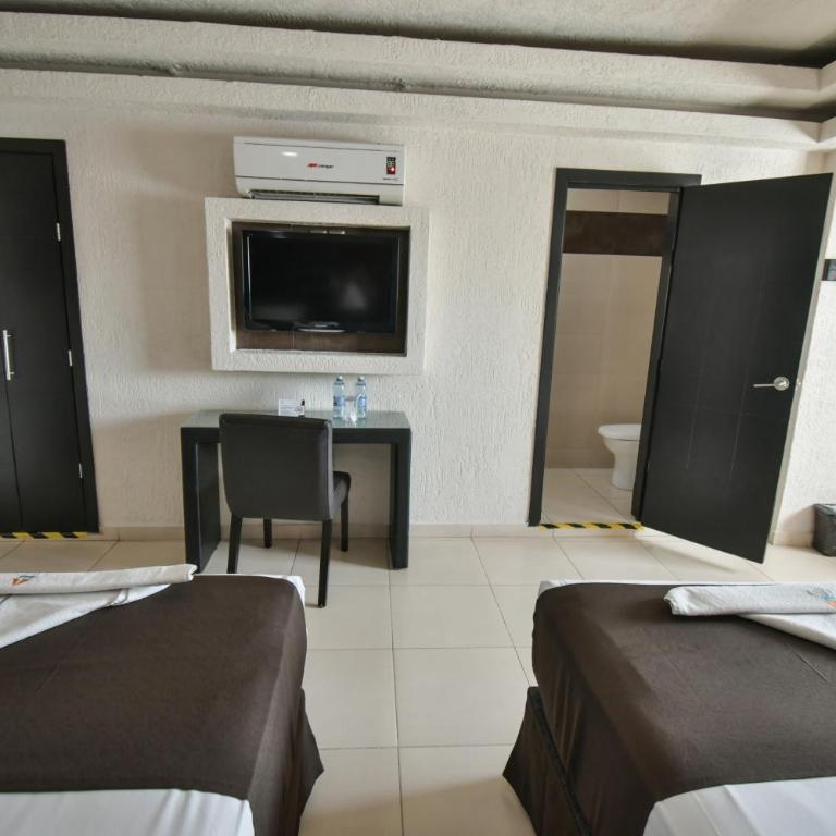 Hotel Portonovo Plaza Guadalajara - Superior Grande - 12