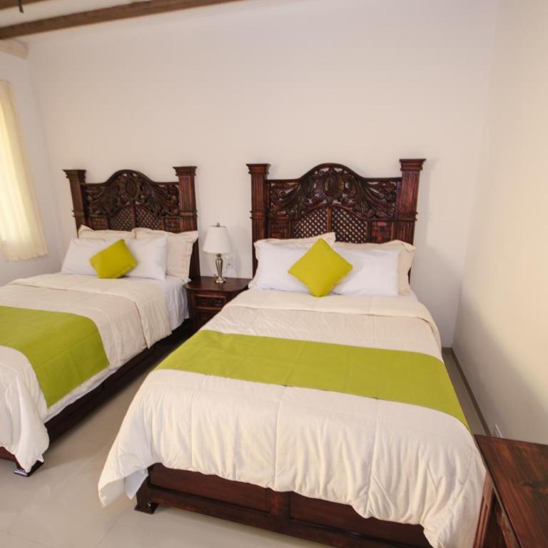 Casa San Roque Valladolid - Habitación Doble - 2 camas dobles - 2