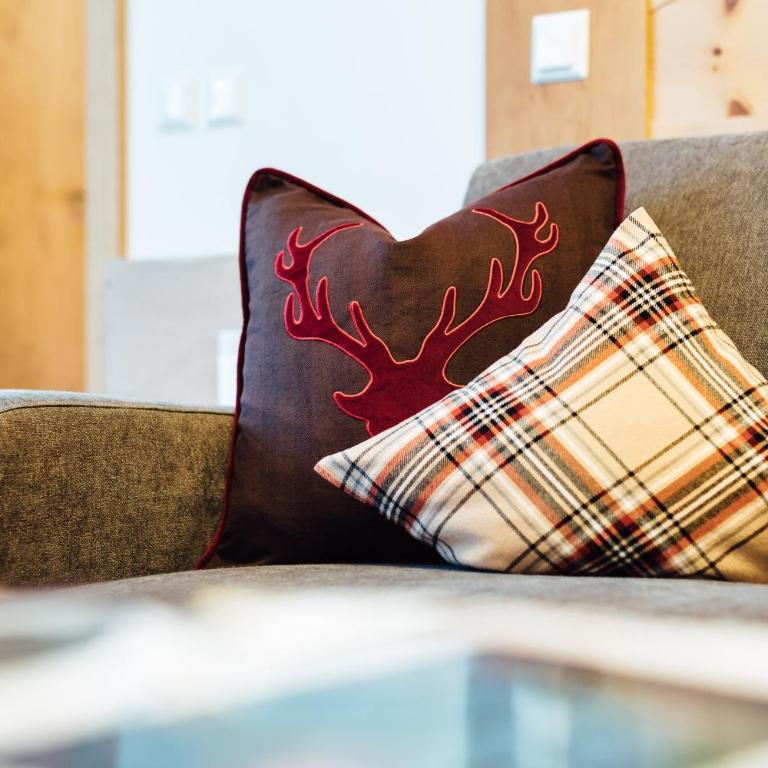 Schneeweiss lifestyle - Apartments - Living - Klassisches Apartment mit 2 Schlafzimmern und Terrasse - 1
