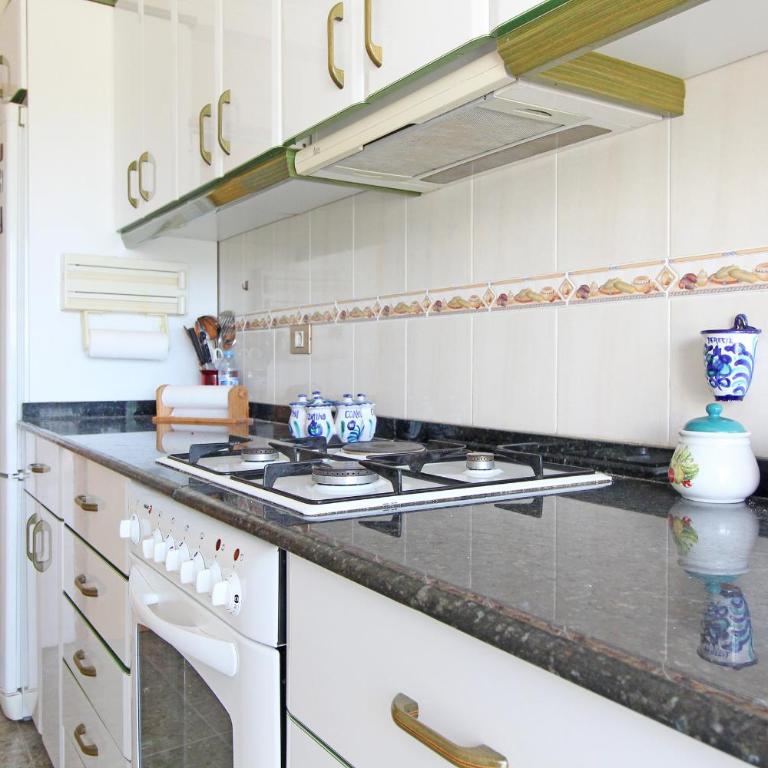 Global Vacacional, Apartamento con terraza y piscina a un paso de la playa - Apartment - 16