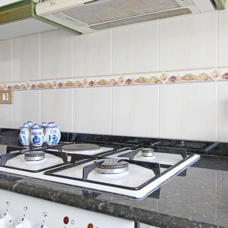 Global Vacacional, Apartamento con terraza y piscina a un paso de la playa - Apartment - 17