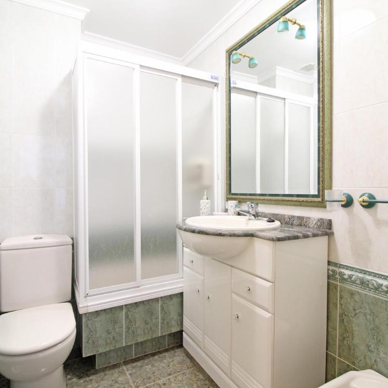 Global Vacacional, Apartamento con terraza y piscina a un paso de la playa - Apartment - 26
