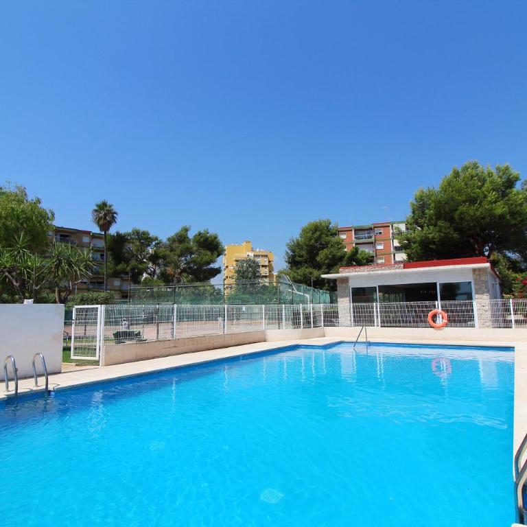 Global Vacacional, Apartamento con terraza y piscina a un paso de la playa - Apartment - 47