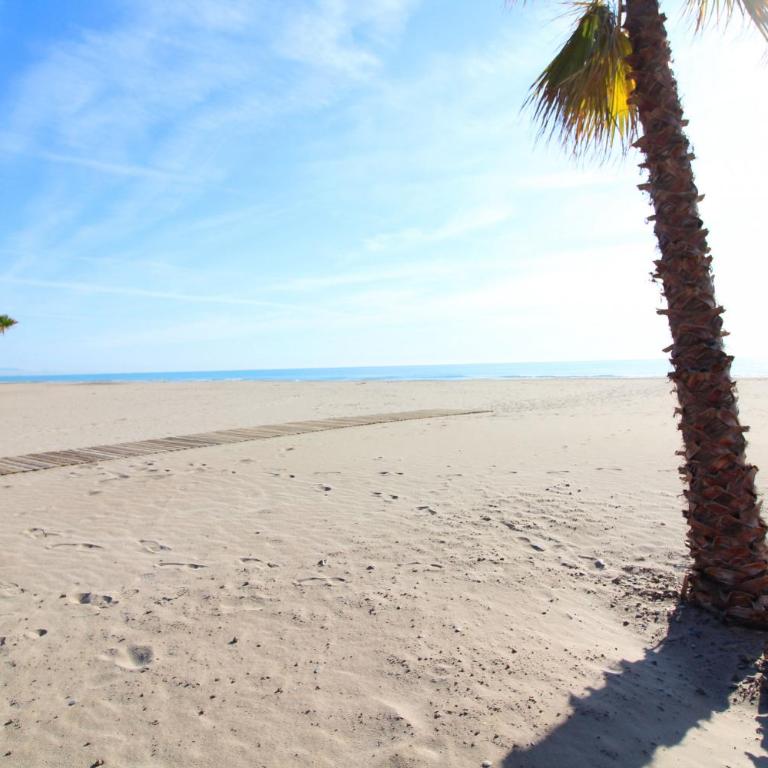 Global Vacacional, Apartamento con terraza y piscina a un paso de la playa - Apartment - 54