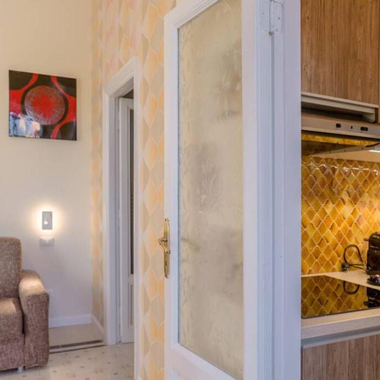 RomAntica Suite with balcony near San Giovanni - Appartamento con 1 Camera da Letto - 14