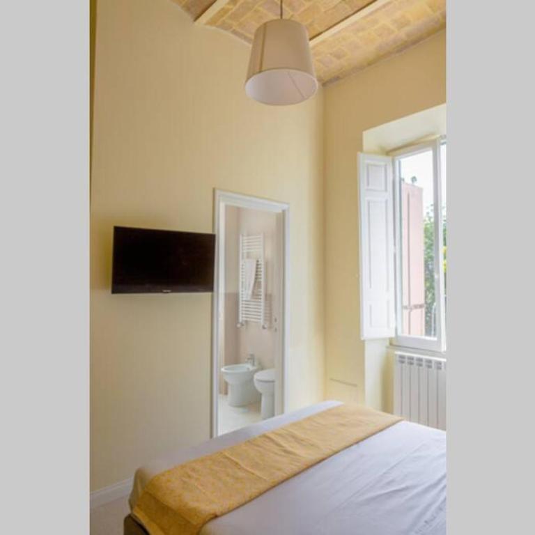RomAntica Suite with balcony near San Giovanni - Appartamento con 1 Camera da Letto - 24