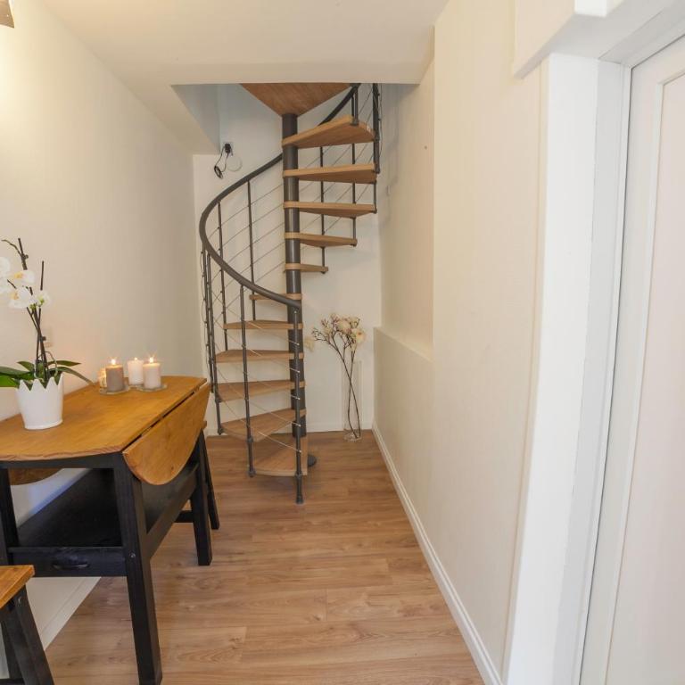 PRESTIGELOC - 3 Studios au Choix - 2 avec Sauna privé gratuit, 1 avec 3 Couchages, Centre-ville - Appartamento con Sauna - 11