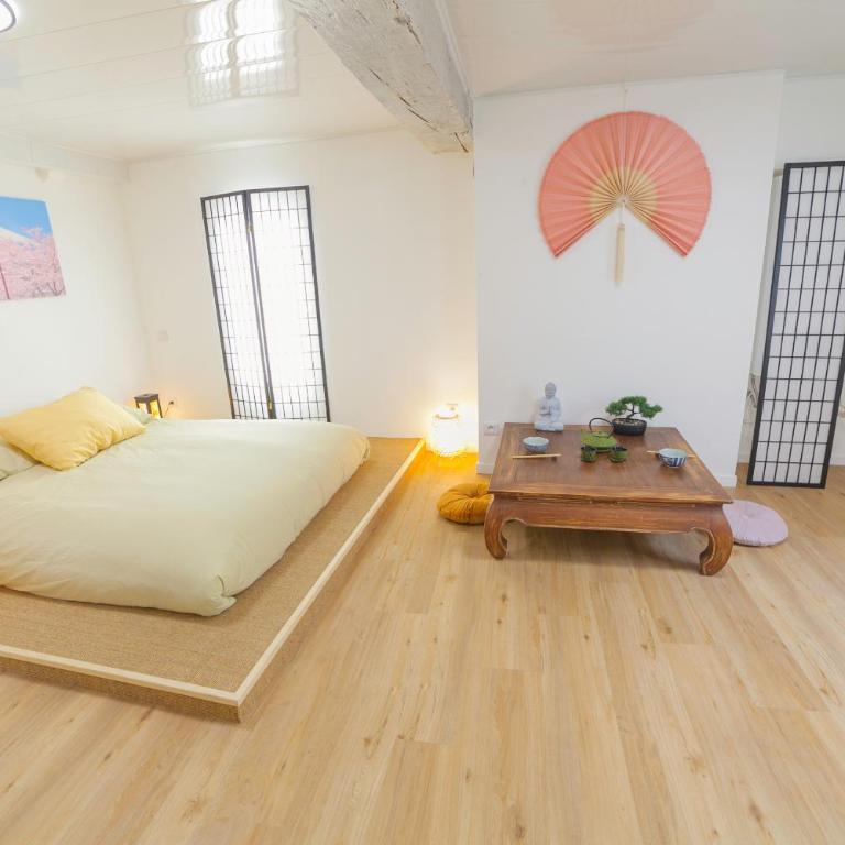 PRESTIGELOC - 3 Studios au Choix - 2 avec Sauna privé gratuit, 1 avec 3 Couchages, Centre-ville - Camera Stile Giapponese - 4