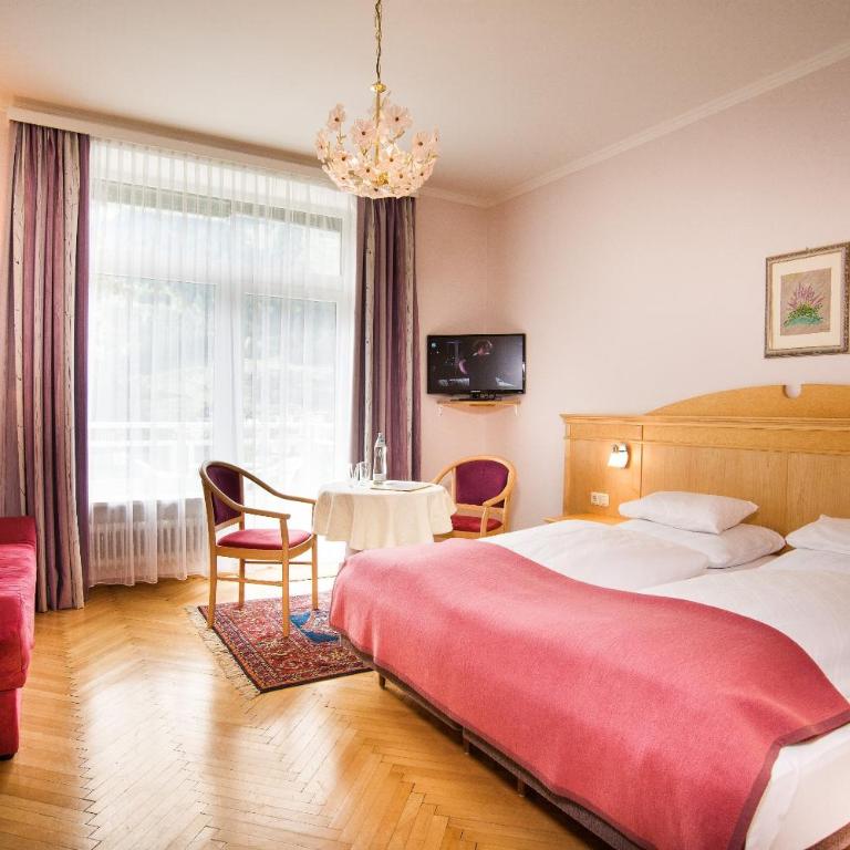 Hotel Alpenblick - Zimmer mit Balkon und Panoramaaussicht - 8