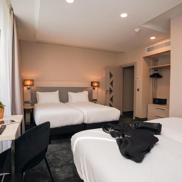 Hôtel Univers - Chambre Quadruple - 3