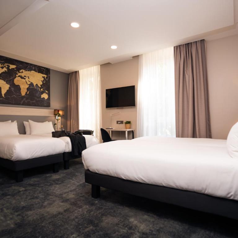 Hôtel Univers - Chambre Quadruple - 1