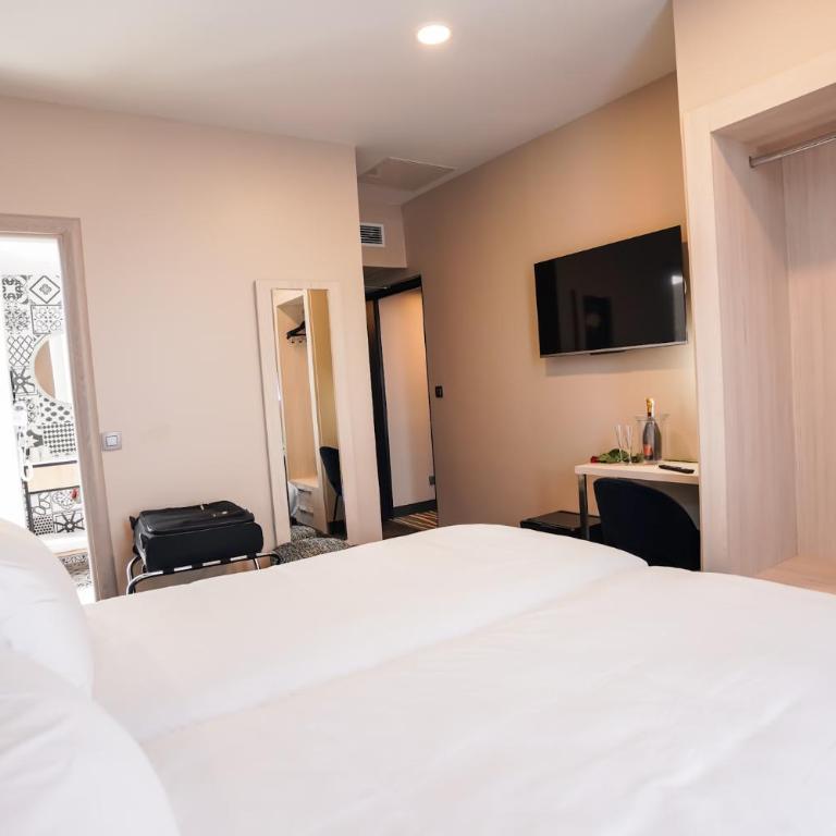 Hôtel Univers - Chambre Double ou Lits Jumeaux Standard - 1