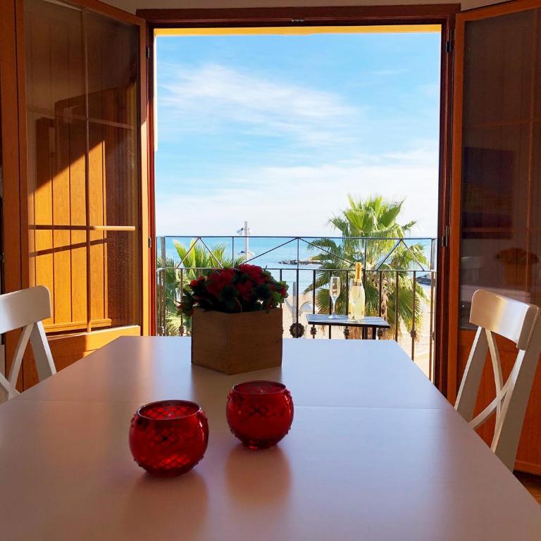 AR27-5 Amplio ático en primera línea del casco antiguo - Two-Bedroom Apartment - 3