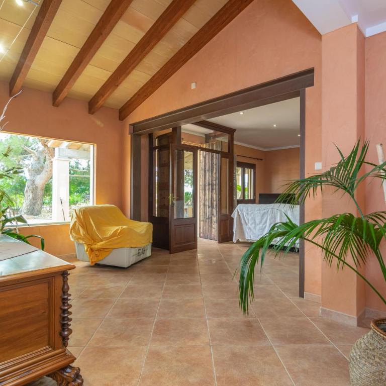 Can Ribas - Four-Bedroom Villa - 9