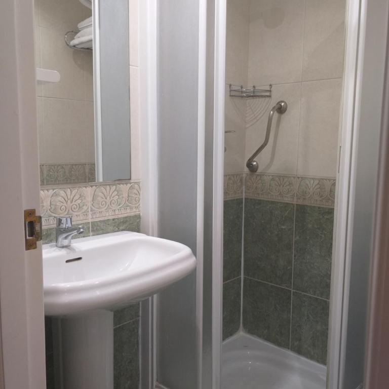 Hostal Meson Del Barro - Alojamientos Pamplona - Habitación Doble - 2 camas - 16