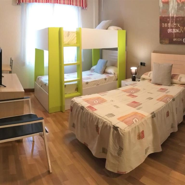 Hostal Meson Del Barro - Alojamientos Pamplona - Habitación Triple - 6