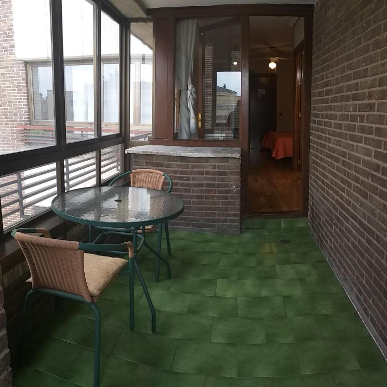 Hostal Meson Del Barro - Alojamientos Pamplona - Habitación Triple - 13