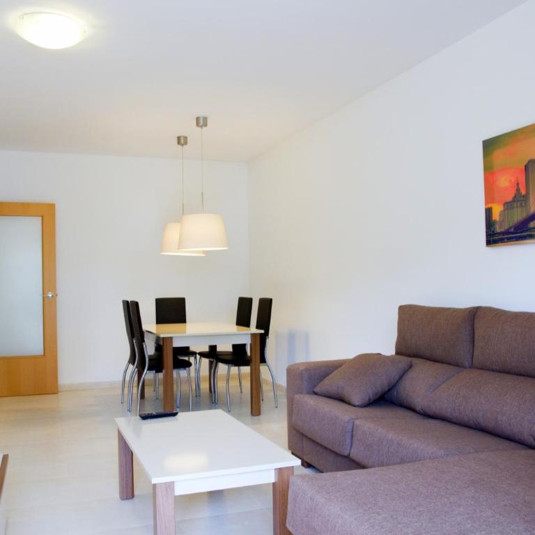 Rentalmar Paradise Families Only con parking - Apartamento de 2 dormitorios (6 adultos) - 4
