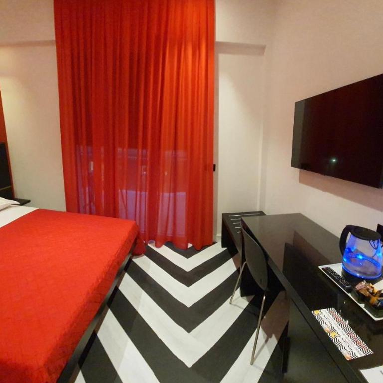 The White Lodge - Double Room with Balcony and Sea View - 3