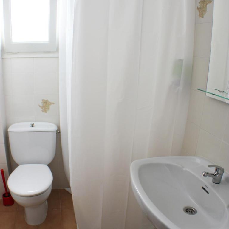 Hostal Mediterráneo - Habitación Doble Superior con balcón - 1 o 2 camas - 24
