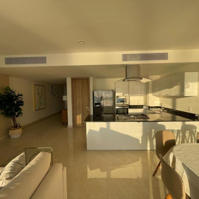 Camino al mar 2203 Vista al mar - Three-Bedroom Apartment - 3