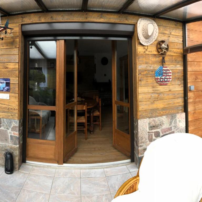 Chalet Privé avec Vue Panoramique sur les Montagnes & Proche LAC - Three-Bedroom Chalet - 60