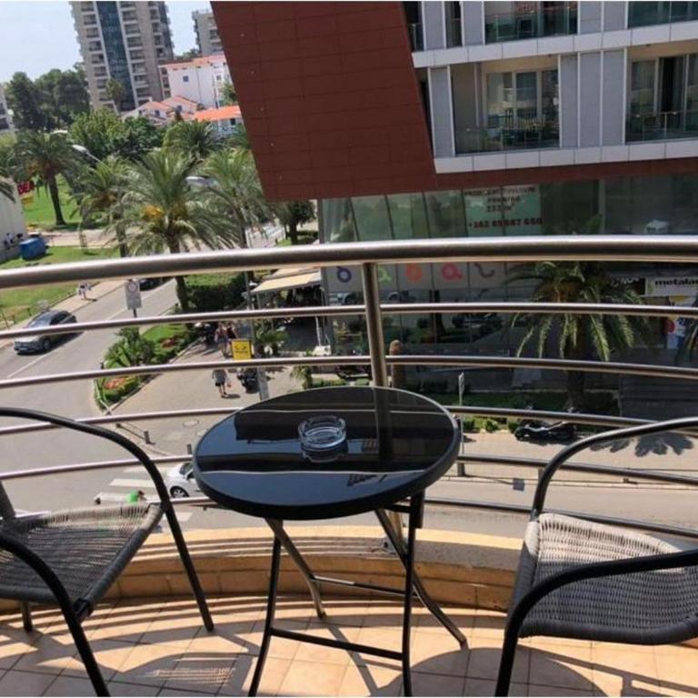 City M - Apartment with Sea View - 1
