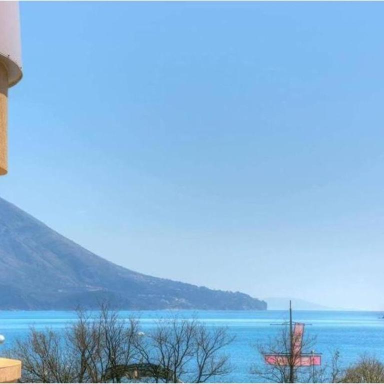 City M - Apartment with Sea View - 3