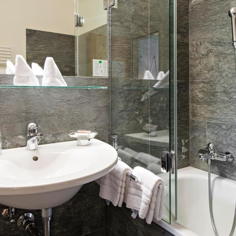 Hotel Chesa Randolina - Superior Doppelzimmer mit Balkon - 3