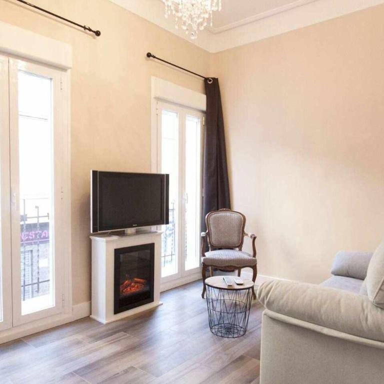 NEW. Moderno y elegante apartamento céntrico. - One-Bedroom Apartment - 1
