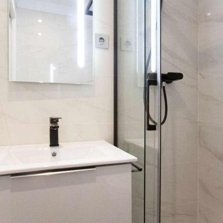NEW. Moderno y elegante apartamento céntrico. - One-Bedroom Apartment - 7