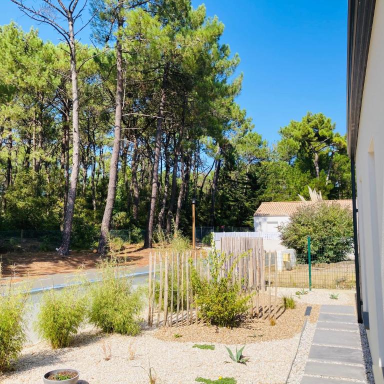 Maison de la forêt, terrasse plein sud et standing - Maison 3 Chambres - 4